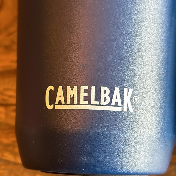 Lot of 2 NWT Camelbak Water Bottles with Straw - Picture 4 of 6